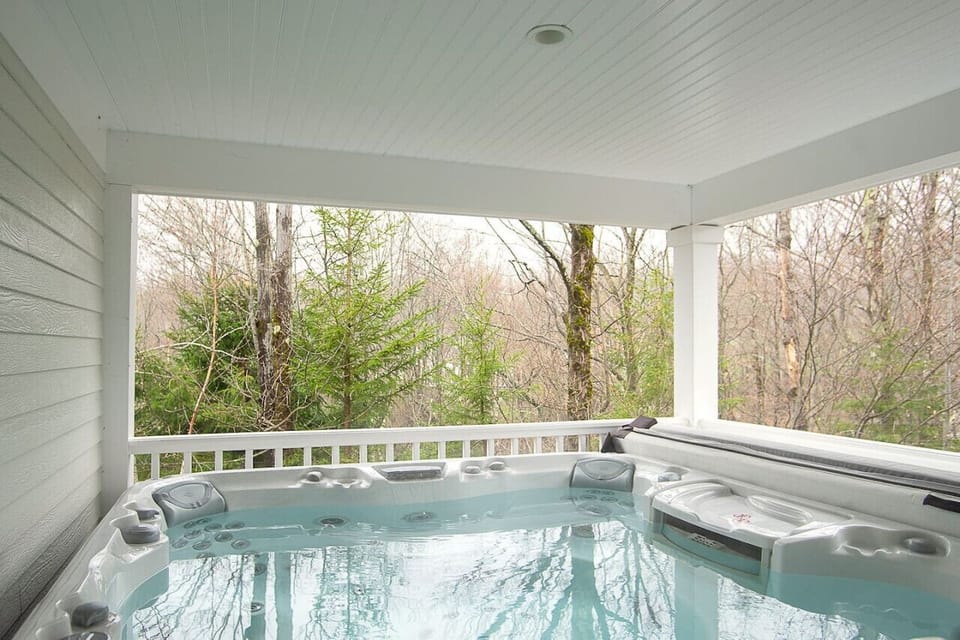 Hot tub with views of the mountain and listen to the cold brook stream