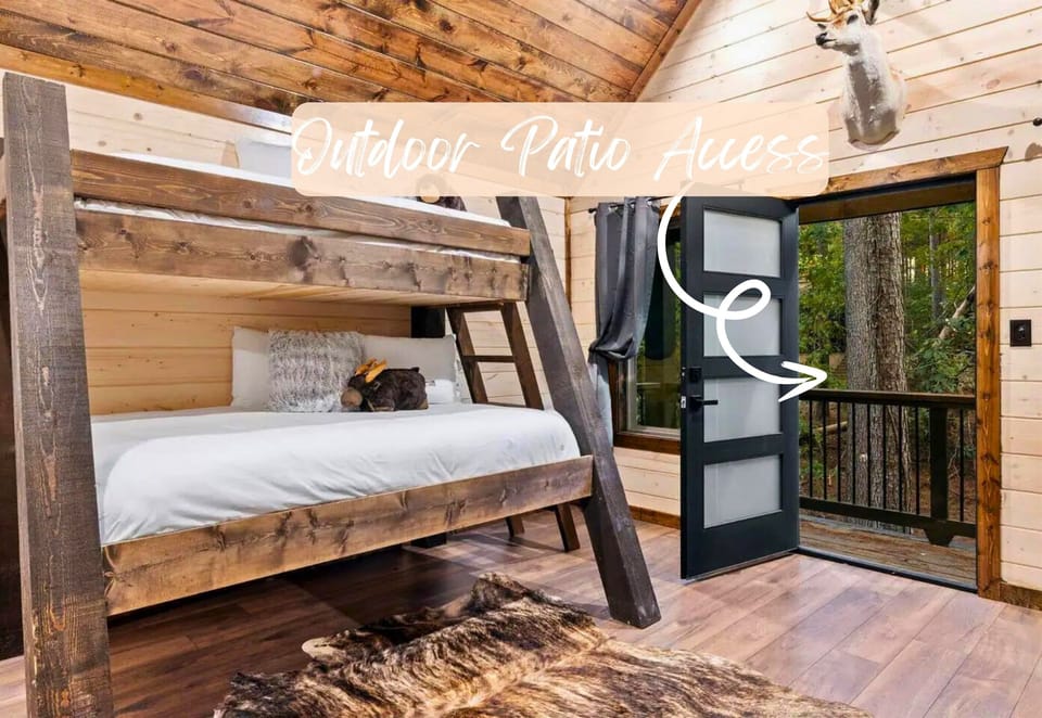 With rustic bunk beds, a cool arcade game, and a comfy lounge area for watching TV, it’s the perfect blend of play and relaxation.