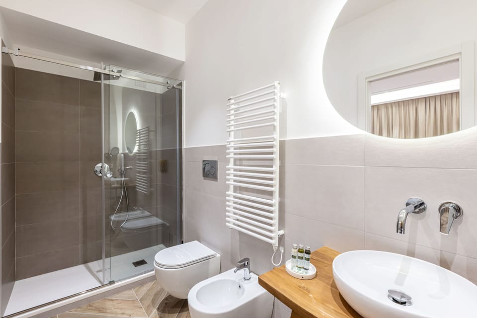 BREZZA | Bathroom | Shower, rainfall showerhead, free toiletries, hair dryer