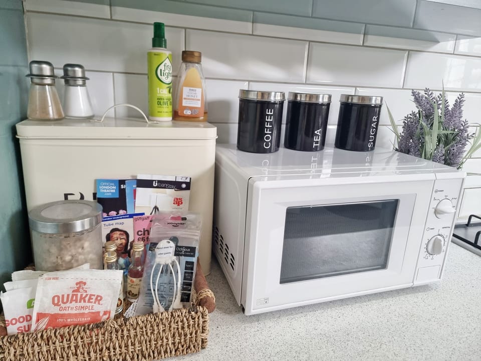 Family Apartment | Private kitchen | Full-size fridge, microwave, oven, stovetop