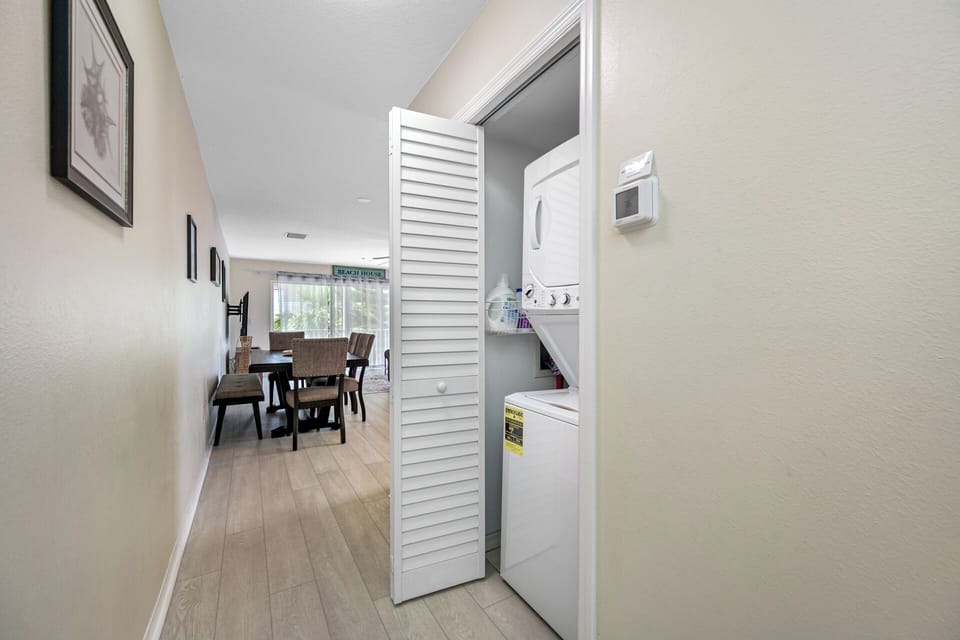 Washer Dryer in Unit