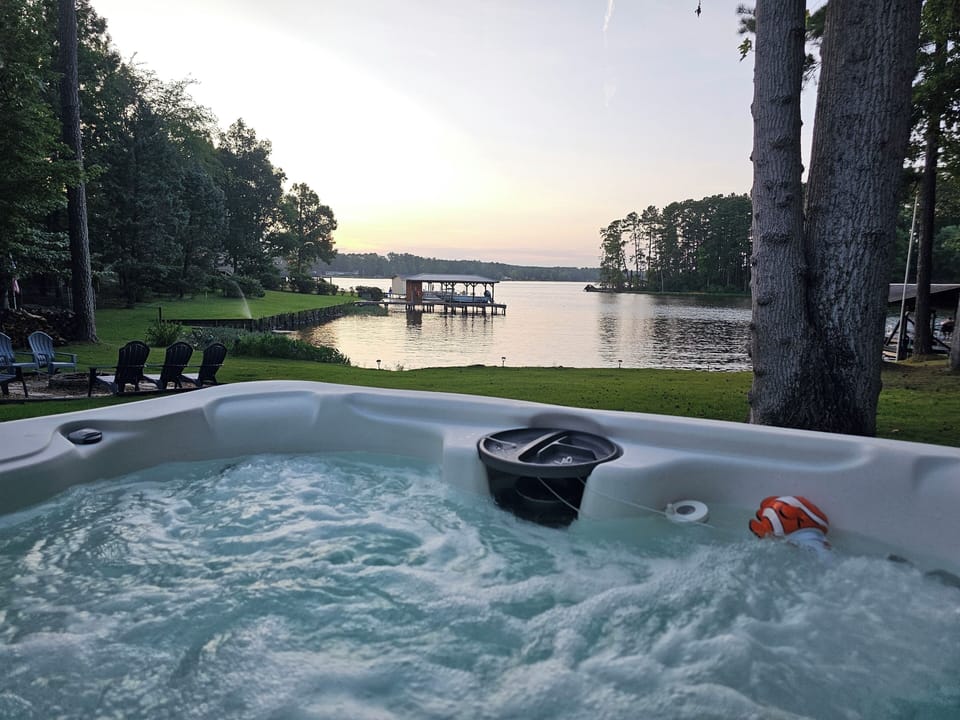 6 person hot tub overlooking lake SinClair 