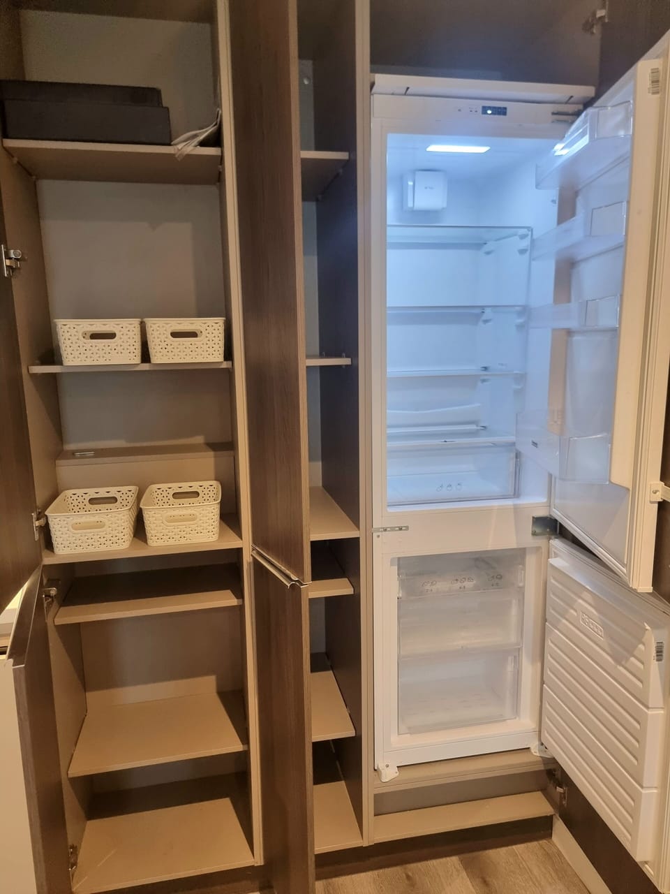 City Apartment | Private kitchen | Full-size fridge, microwave, stovetop, dishwasher