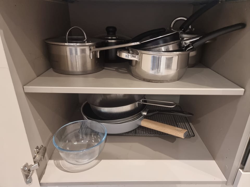 City Apartment | Private kitchen | Full-size fridge, microwave, stovetop, dishwasher