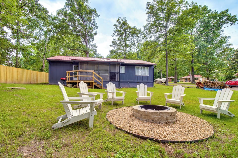 Exterior | Fire Pit | Spacious Yard