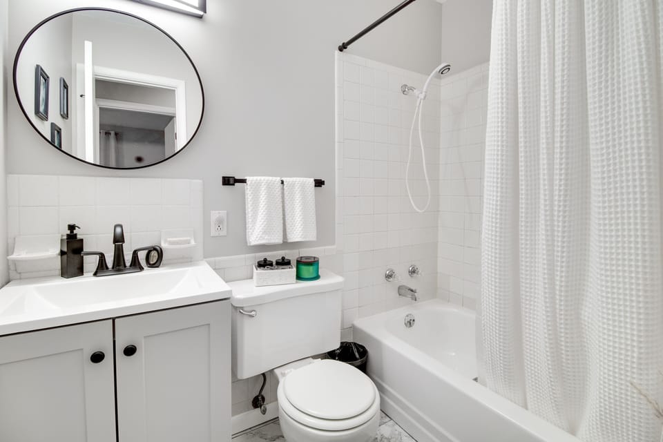 Full Bathroom