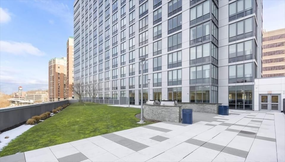 Continuum 57 White Plains Westchester NY Amenity Photos Visual Grip Jon