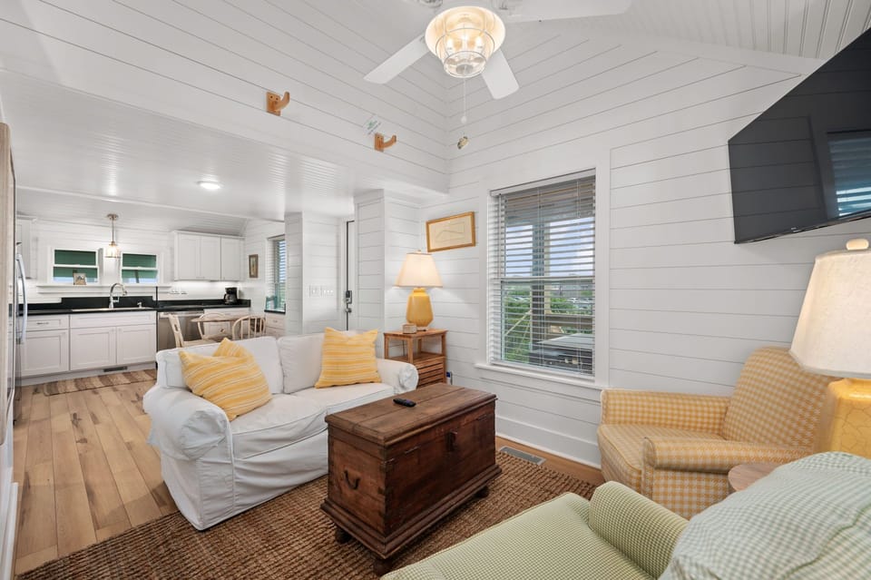 NH364: Nags Head 364 | Living Room Area