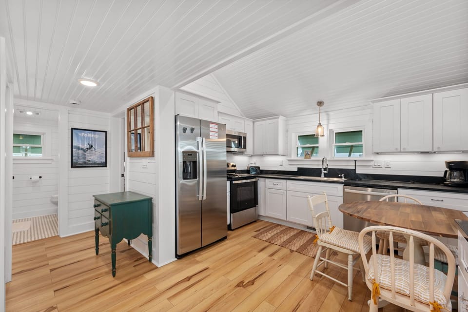 NH364: Nags Head 364 | Kitchen Area
