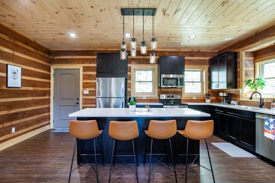 Beautiful fully equipped kitchen with stainless appliances