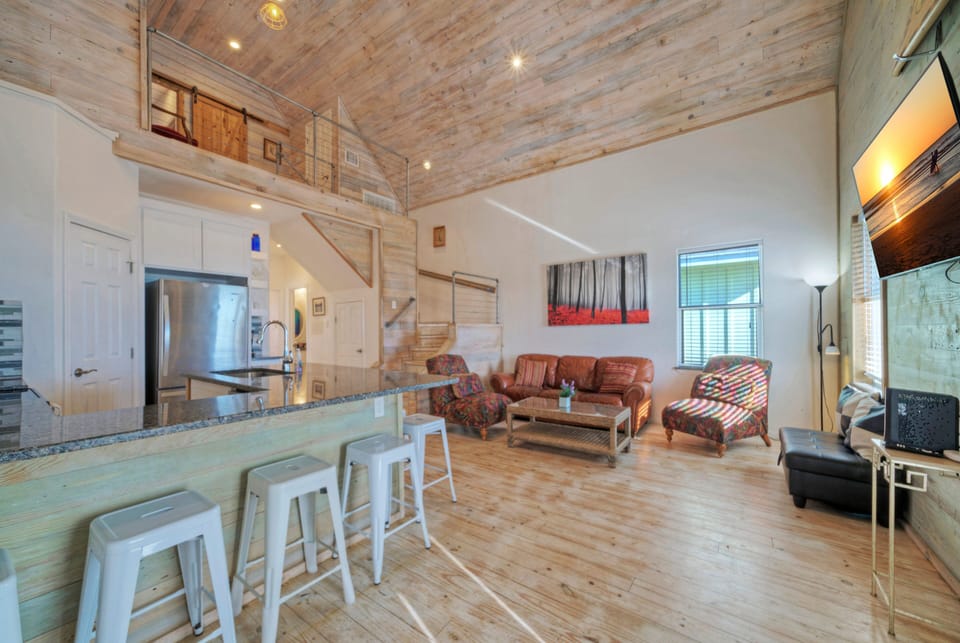 Open floor plan.