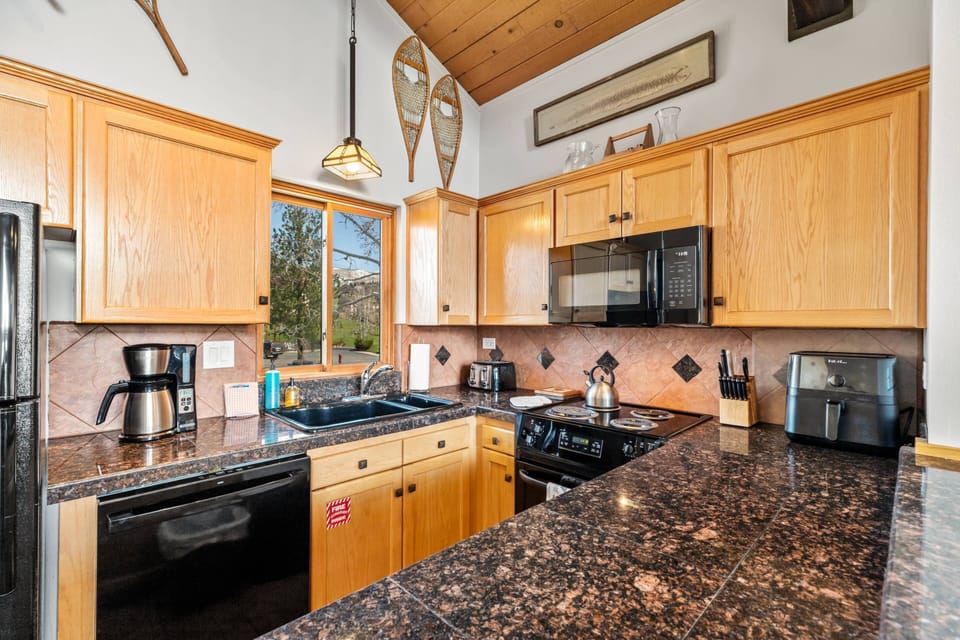 A kitchen that feels like home (but maybe cleaner).