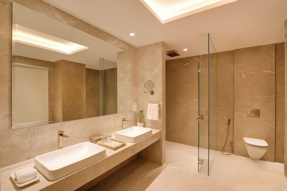 Presidential Studio Suite | Bathroom | Hair dryer, slippers, bidet