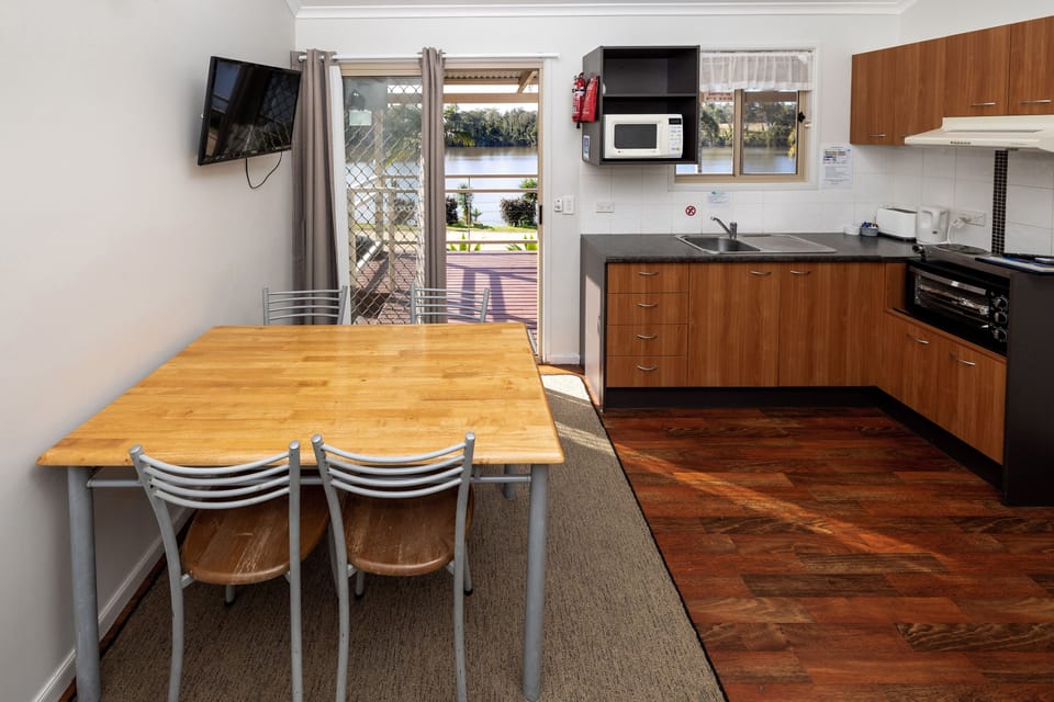 Standard Riverside 2 Bedroom Cabin | In-room dining