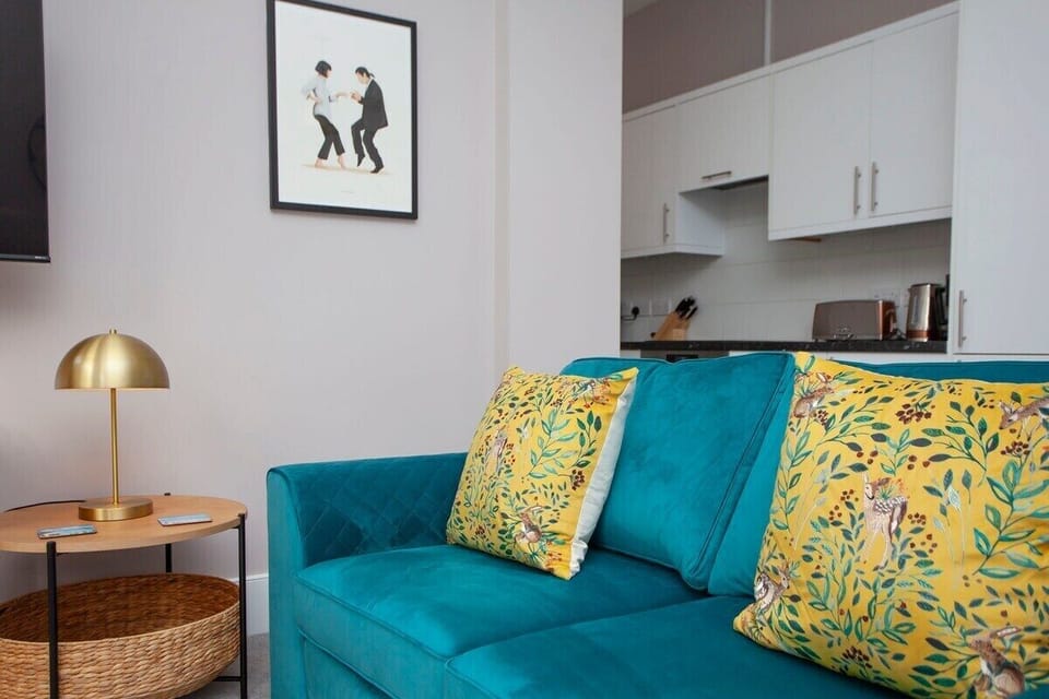 Living Room / Lounge
