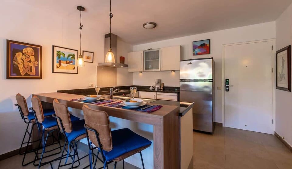 One Bedroom Apartment on Resort Vacation Rental, Photo 9