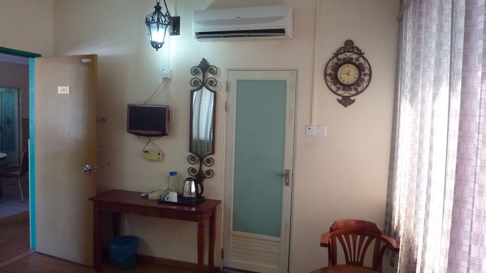 Superior Double Room, 1 Queen Bed | Desk, blackout drapes, iron/ironing board, free WiFi