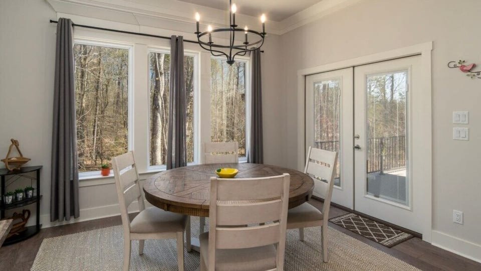 Dining Area leads to Back Patio