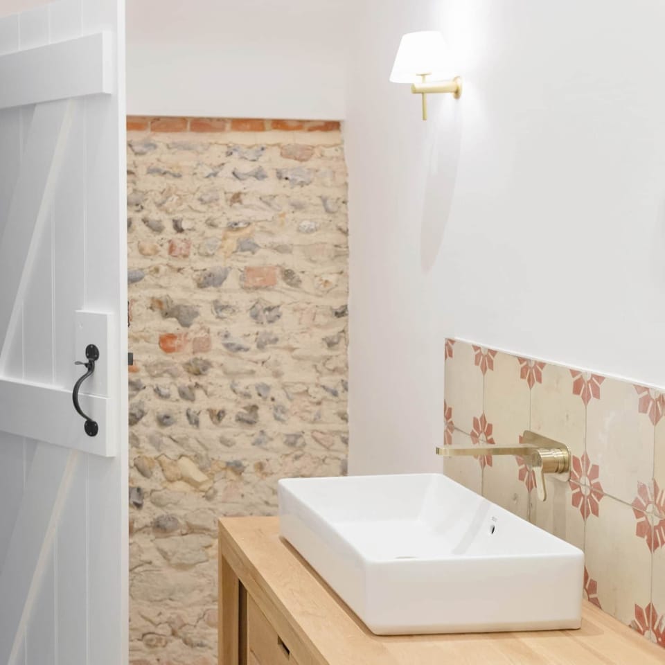 Ensuite bathroom 