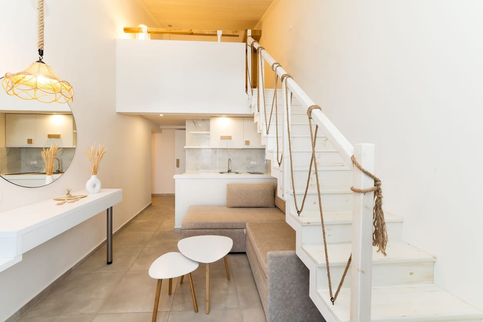 Basic Duplex | Private kitchen | Mini-fridge