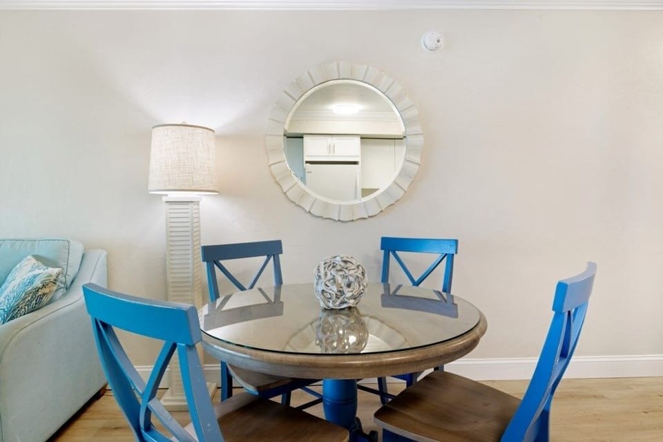 Condo, 1 Bedroom | Dining