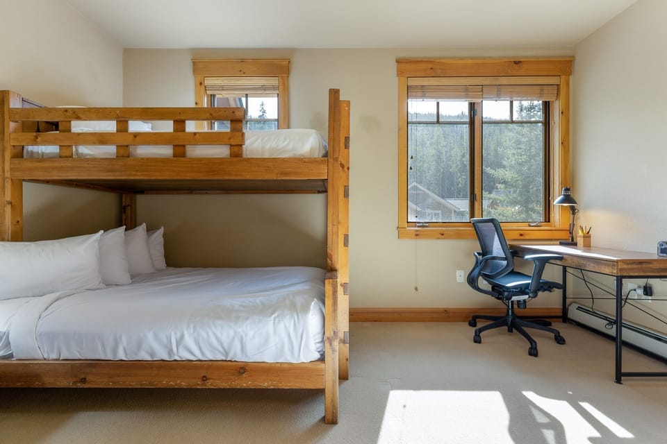 Townhome, 3 Bedrooms | 3 bedrooms, laptop workspace, WiFi (free)
