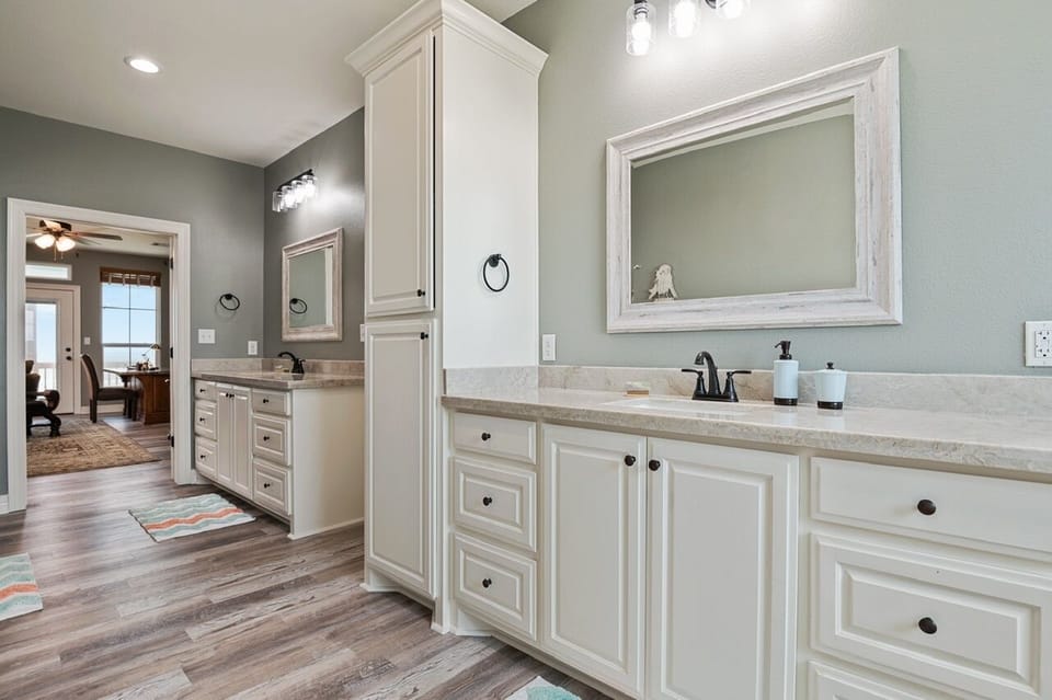 House, 5 Bedrooms | Bathroom | Towels