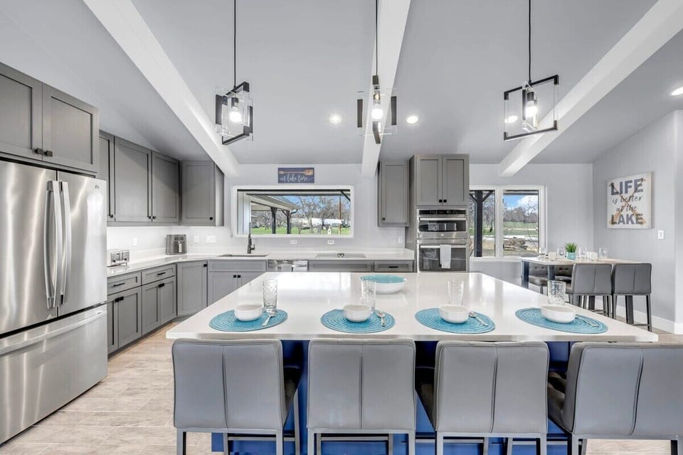 4 Seat Countertop Dining