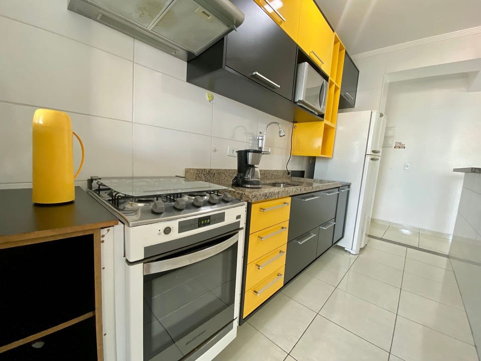 Comfort Apartment | Private kitchen | Fridge, oven, cookware/dishes/utensils