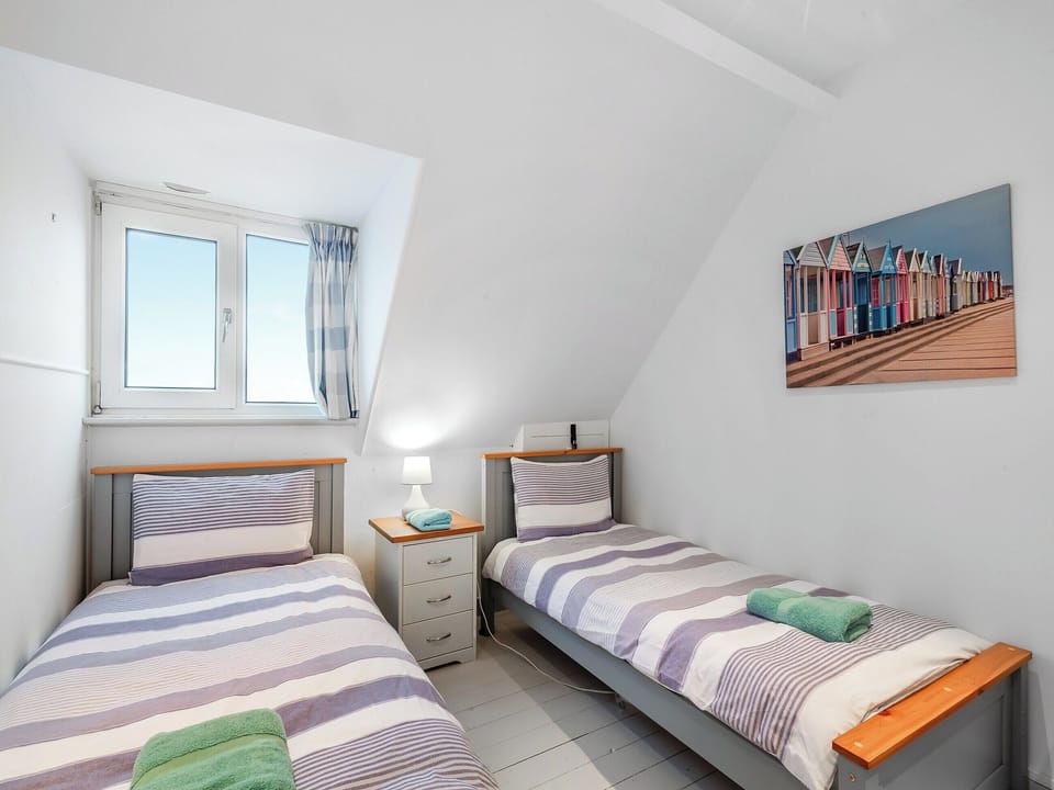 Twin bedroom | Manderley, Sheringham