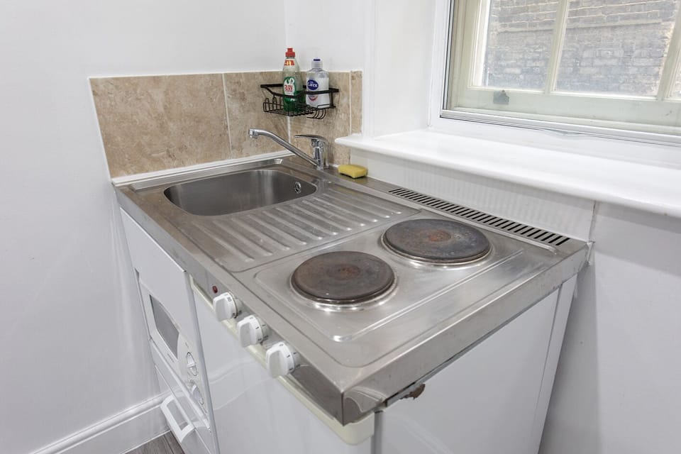 Studio 4 - Aldgate London City Cosy Studio