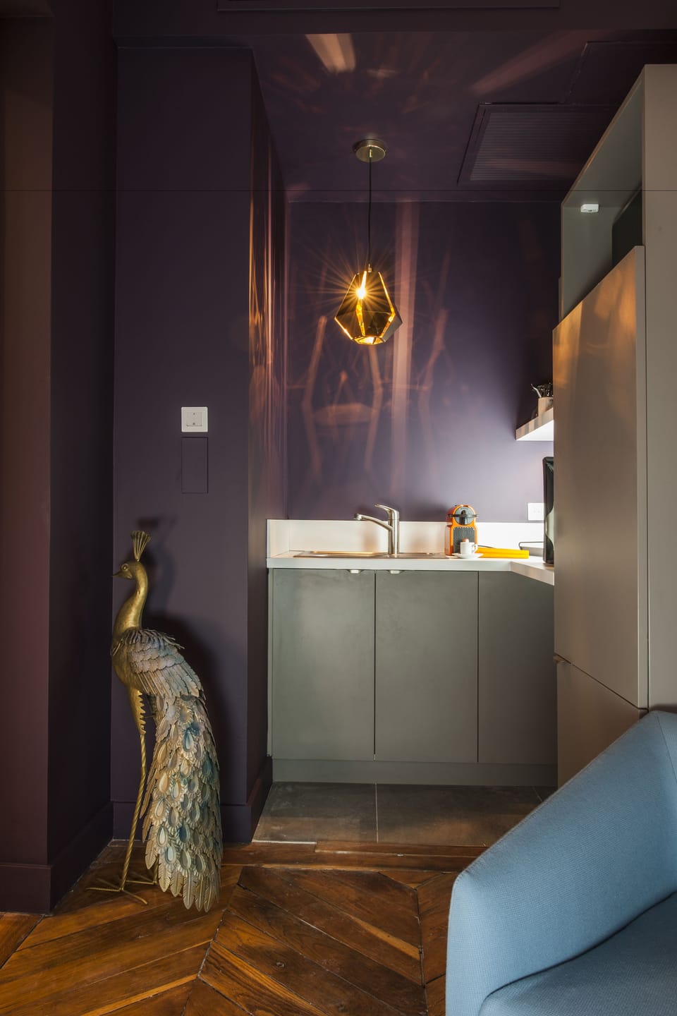 Suite Junior Fauve, 2 Place Gailleton, 69002 Lyon | Private kitchenette | Mini-fridge, microwave, espresso maker, coffee/tea maker