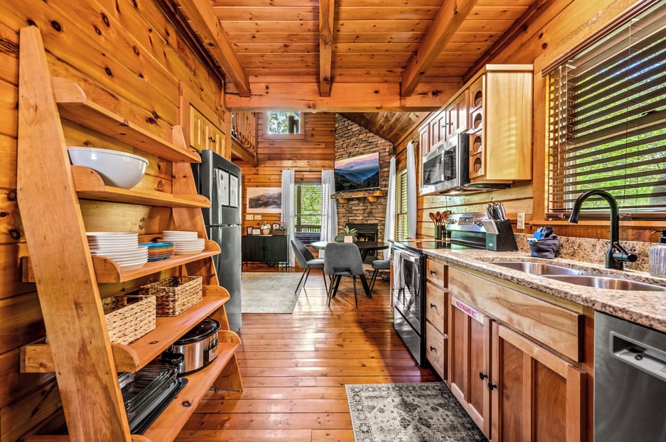 Walk into the fully stocked kitchen w/ every essential for cooking a great meal.
