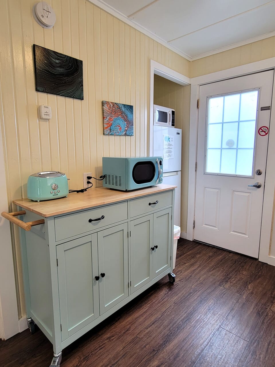 Sail away has a cool retro vibe and coastal decor.