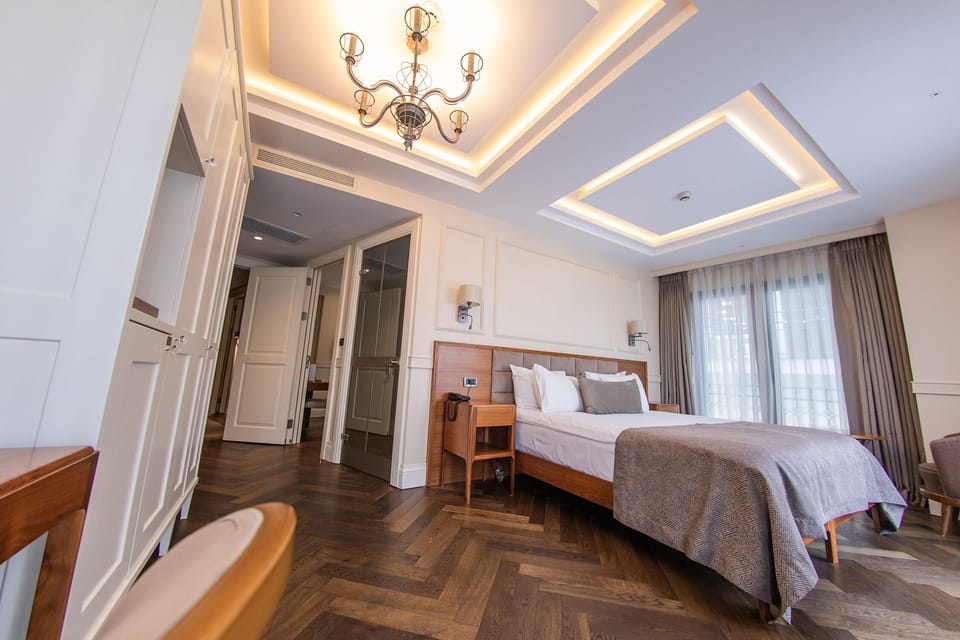 Premium bedding, minibar, in-room safe, desk