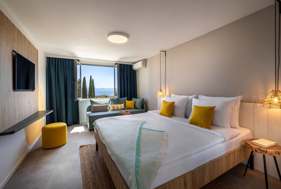 Superior Room for 2+1 | Minibar, free WiFi, bed sheets