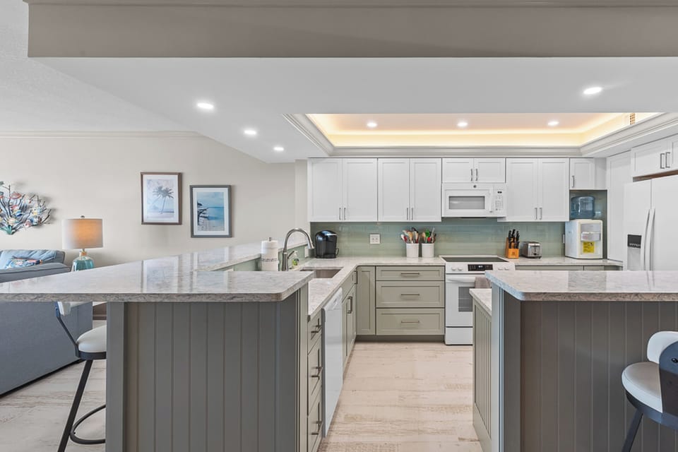 Fully Stocked Kitchen