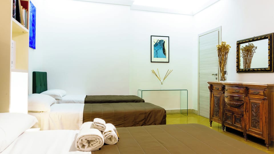 Deluxe Condo, 1 Bedroom, Kitchen | 1 bedroom, Egyptian cotton sheets, premium bedding, down comforters