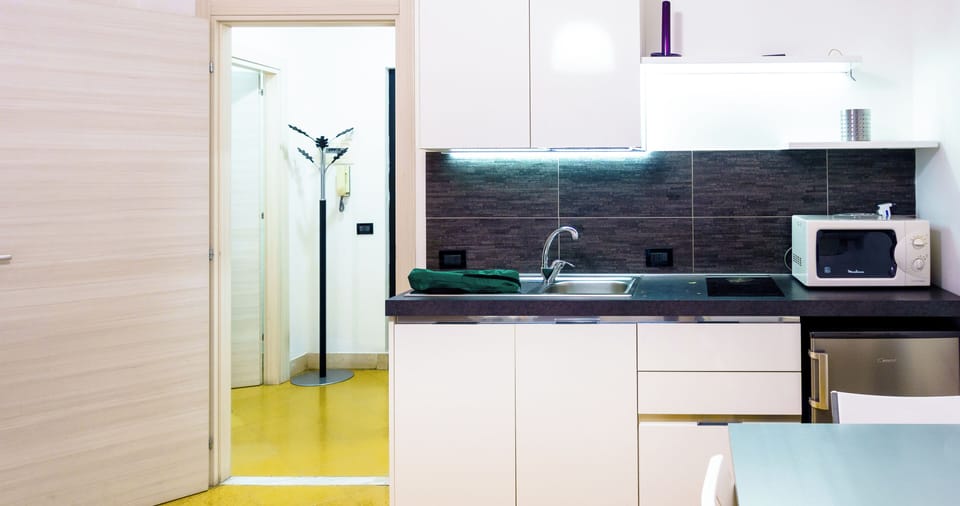Deluxe Condo, 1 Bedroom, Kitchen | Private kitchen