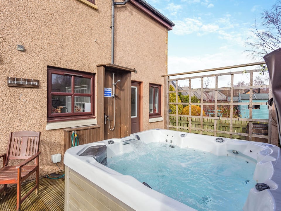 Hot tub | Cairnie View, Aviemore