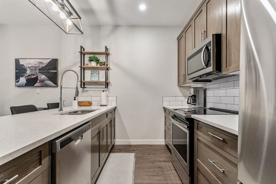 Full kitchen with all of the essentials plus drip & nespresso coffee machines, blender and a crockpot.