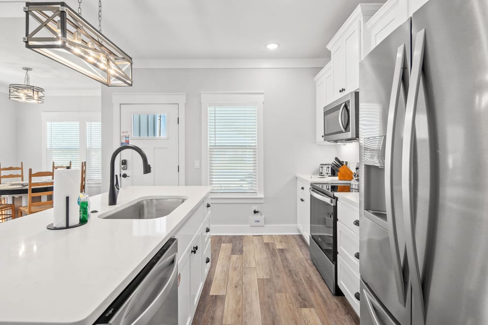 House, Multiple Beds, Patio, Garden View (220 Lahan Blvd - Laguna Haven) | Private kitchen | Fridge, microwave, oven, stovetop