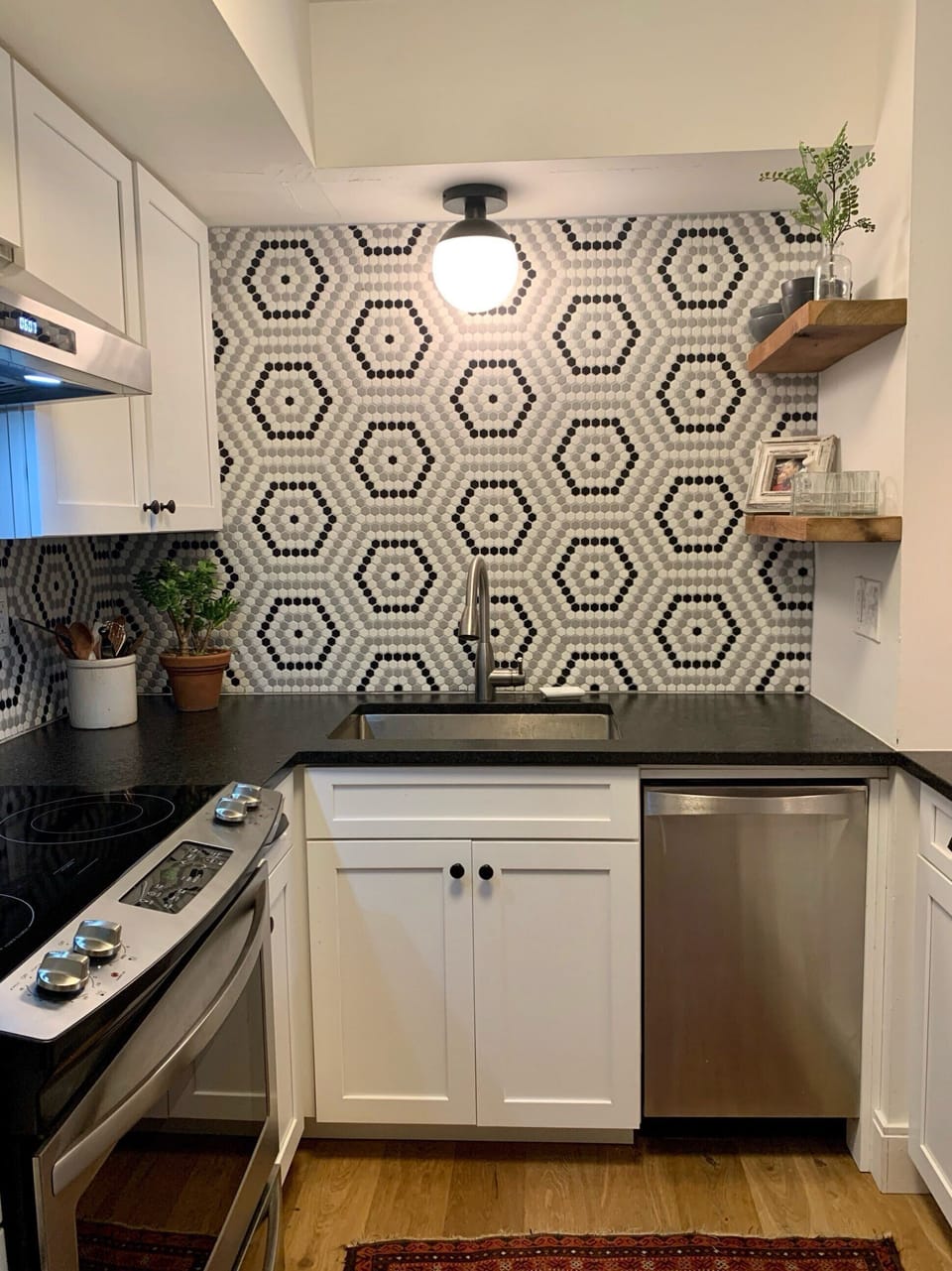 Love the cool back splash.