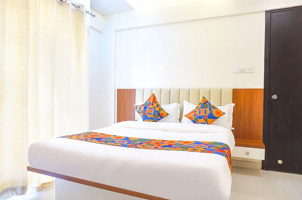 Luxury Room | Egyptian cotton sheets, premium bedding, in-room safe, free WiFi