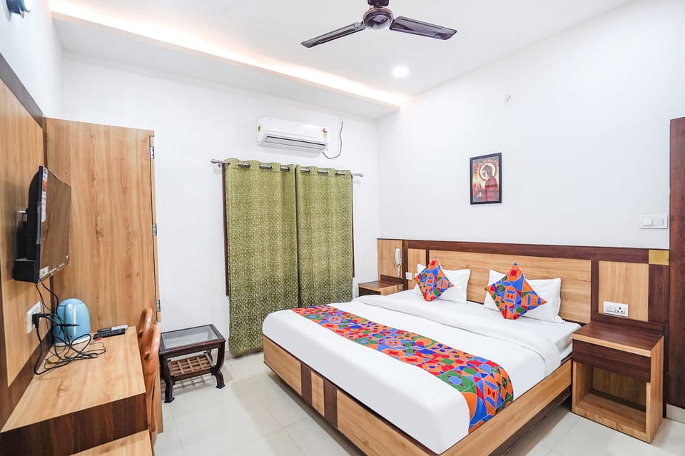 Deluxe Room | Egyptian cotton sheets, premium bedding, in-room safe, free WiFi