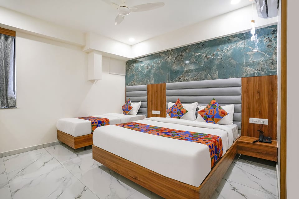 Egyptian cotton sheets, premium bedding, in-room safe, free WiFi