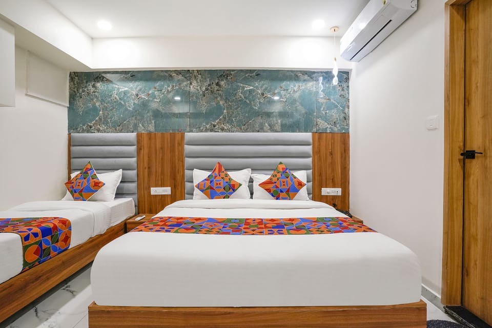 Egyptian cotton sheets, premium bedding, in-room safe, free WiFi