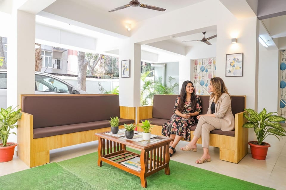 Fabhotel Saffron Inn I Hotel in Pune