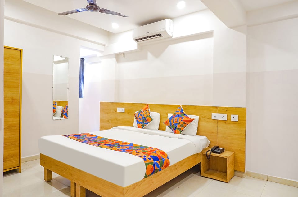 Egyptian cotton sheets, premium bedding, in-room safe, free WiFi