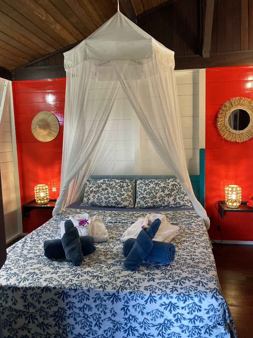 Ecolodge avec spa privatif | In-room safe, individually decorated, individually furnished